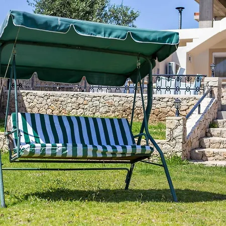 Linda Tsambika Villa