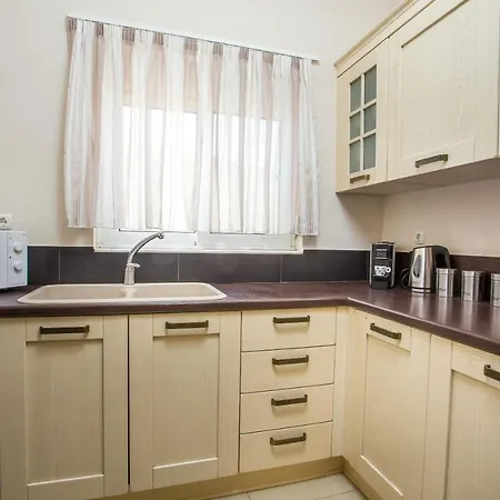 Linda Tsambika Villa