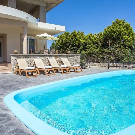 Linda Tsambika Villa *