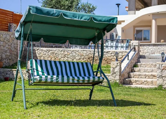 Linda Tsambika Villa