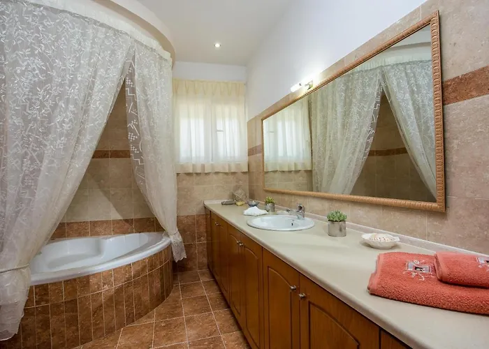 Villa Linda Tsambika *