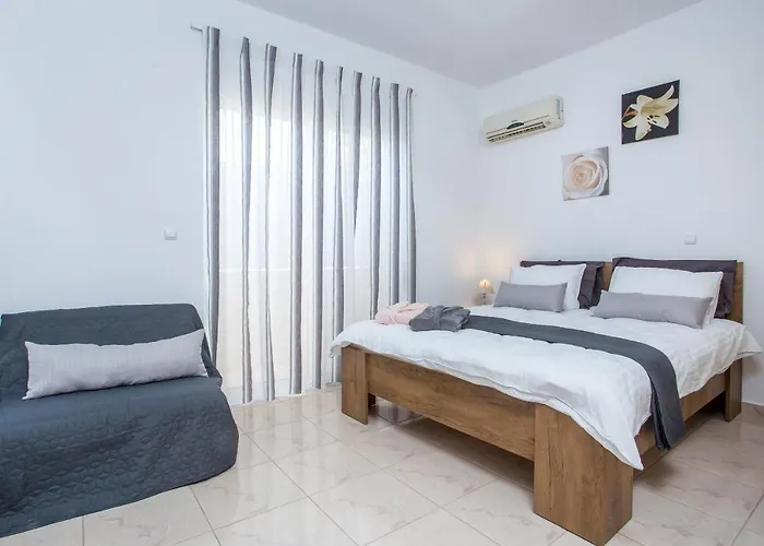 Linda Tsambika Villa